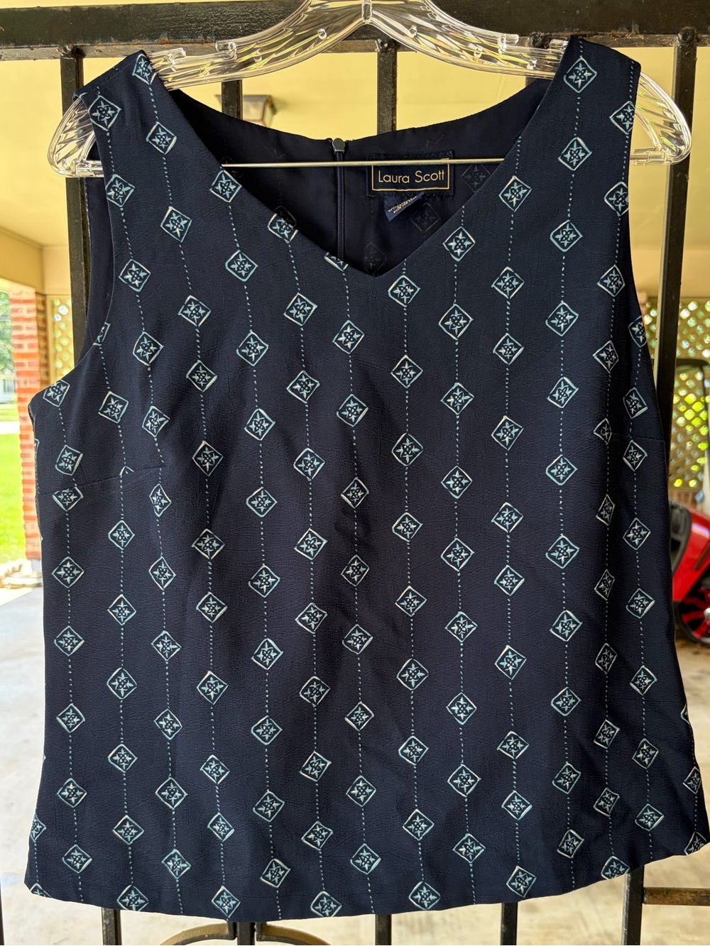Laura Scott Navy Sleeveless Printed V-Neck Camisole